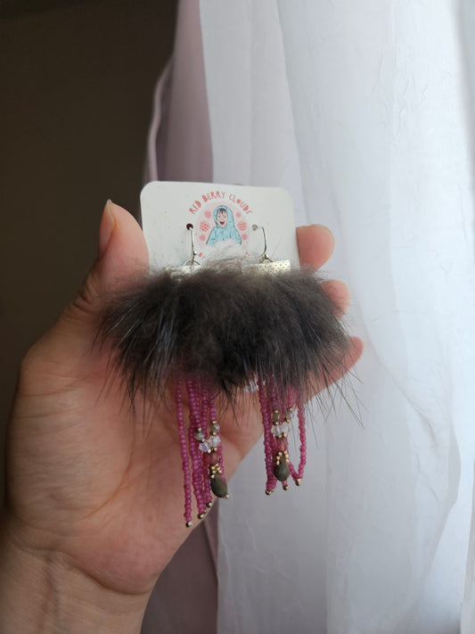 Beaver fur w/pink fringe
